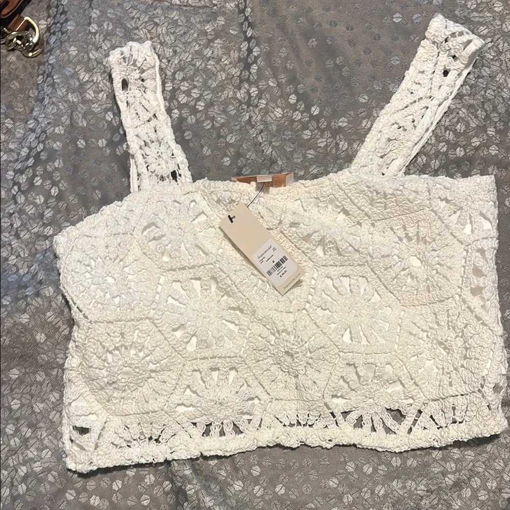 💕NWT! Chic White Crochet Tank Top - Picture 1 of 5